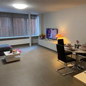 https://moderne-appartement-aan-zee.hotelsghent.com