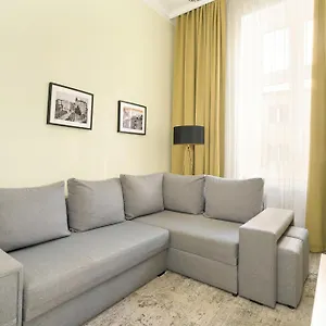  Apartment Jasne Studia Very Berry W Centrum Poznania By Renters