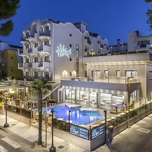 hotel-royal-riccione.emilia-romagnahotels.net/